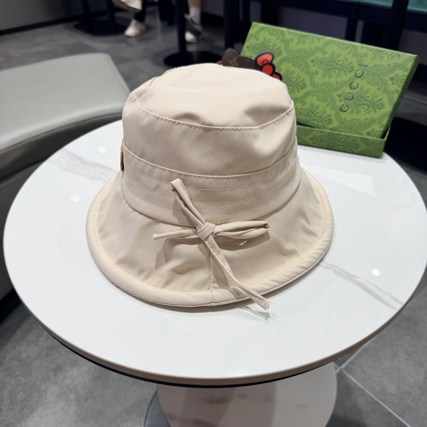 古奇♥️GUCCI🧢官网新品，渔夫帽，原单品质火爆来袭 。🎩 工艺非常精美 高档大气上档次！低调奢华，方