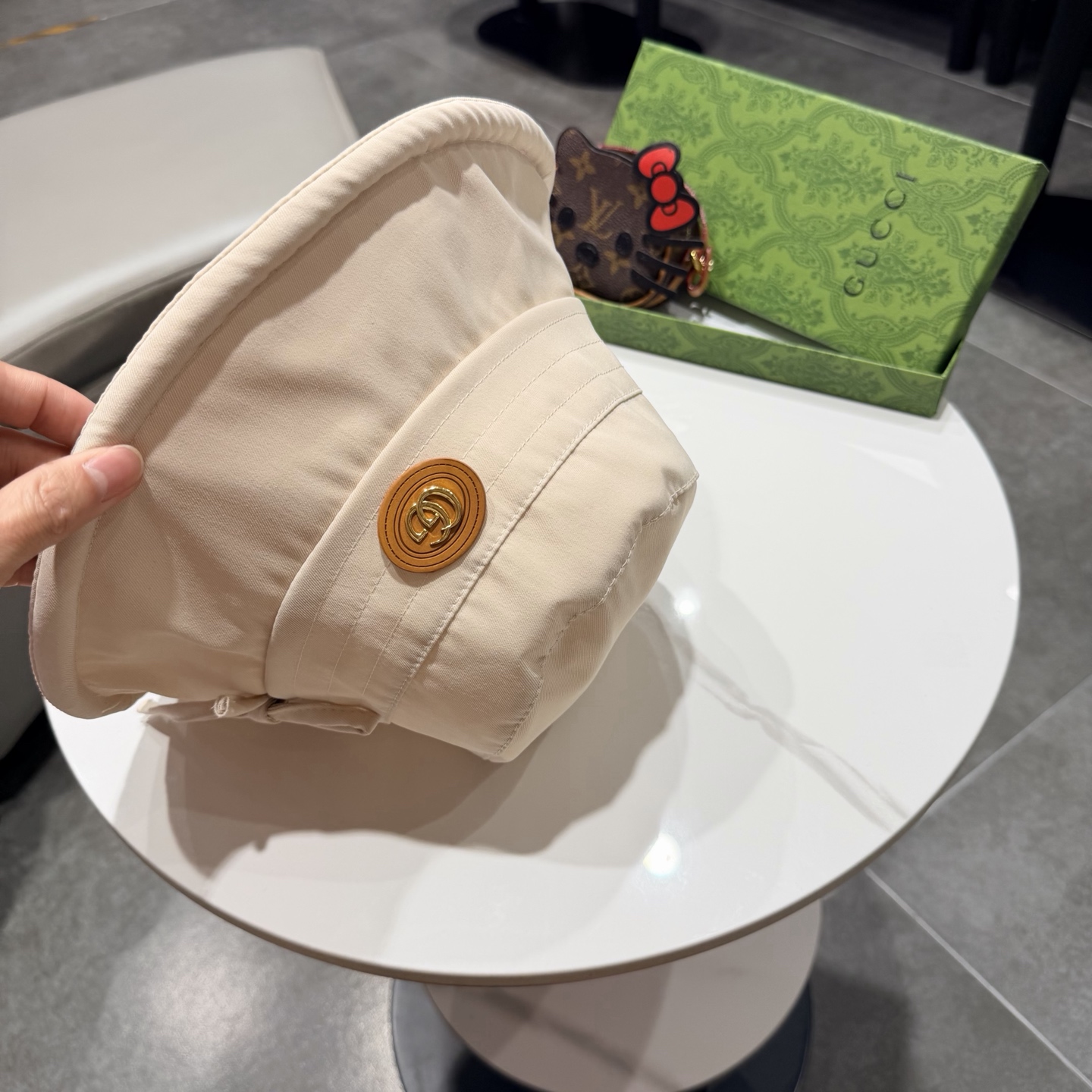古奇♥️GUCCI🧢官网新品，渔夫帽，原单品质火爆来袭 。🎩 工艺非常精美 高档大气上档次！低调奢华，方