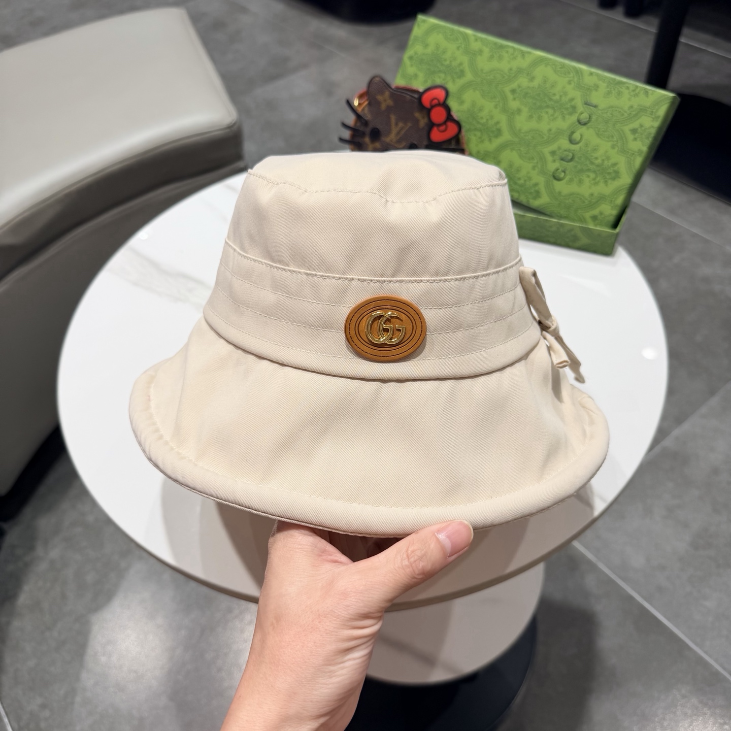 古奇♥️GUCCI🧢官网新品，渔夫帽，原单品质火爆来袭 。🎩 工艺非常精美 高档大气上档次！低调奢华，方