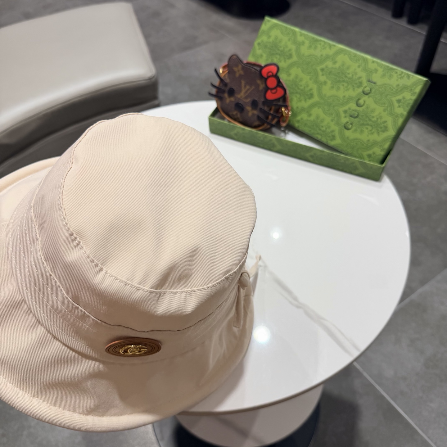 古奇♥️GUCCI🧢官网新品，渔夫帽，原单品质火爆来袭 。🎩 工艺非常精美 高档大气上档次！低调奢华，方