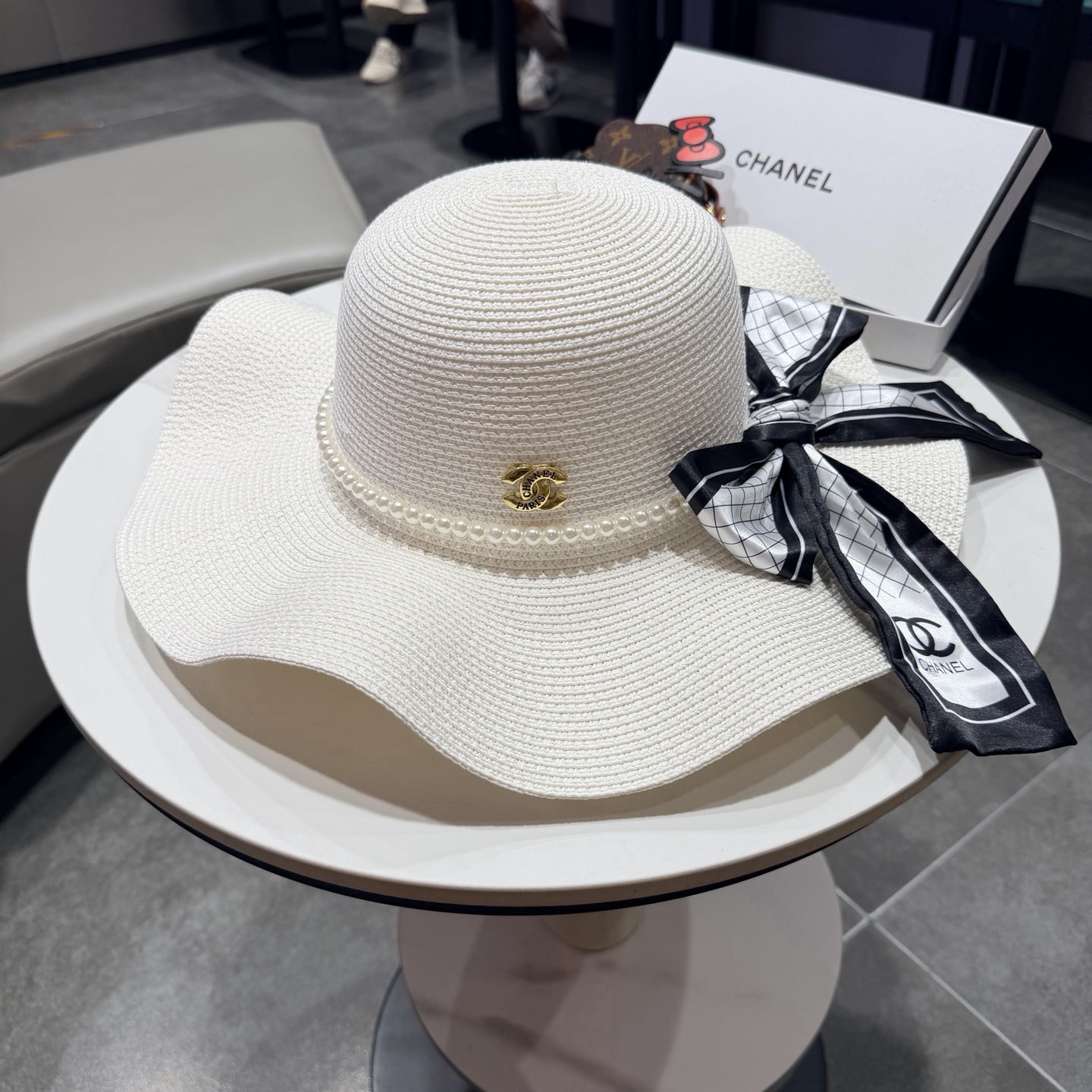NO:764609,Chanel Chanel straw hat, beach big brim hat, head circumference 57cm hat straw hat fisherman hat baseball cap, hat, chanel, chanel, espadrilles, hats19860909Chanel香奈儿草帽,沙滩大檐帽,头围57cm帽子草帽渔夫帽棒球帽,帽子,chanel,chanel,espadrilles,hats,hat