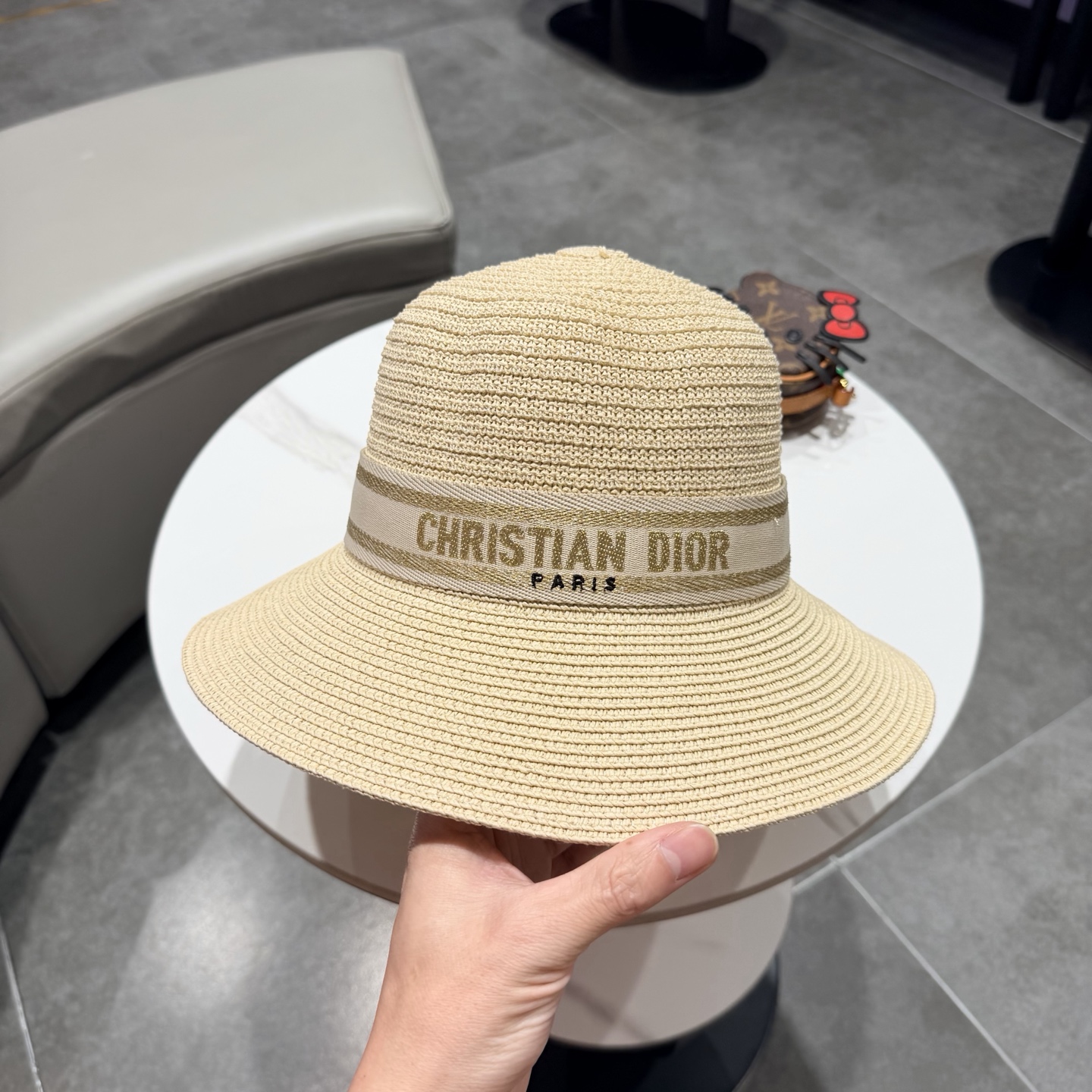 【DIOR迪奥】2026新款精致款礼帽盆帽平顶草帽，出街必备超好搭配，赶紧入手！