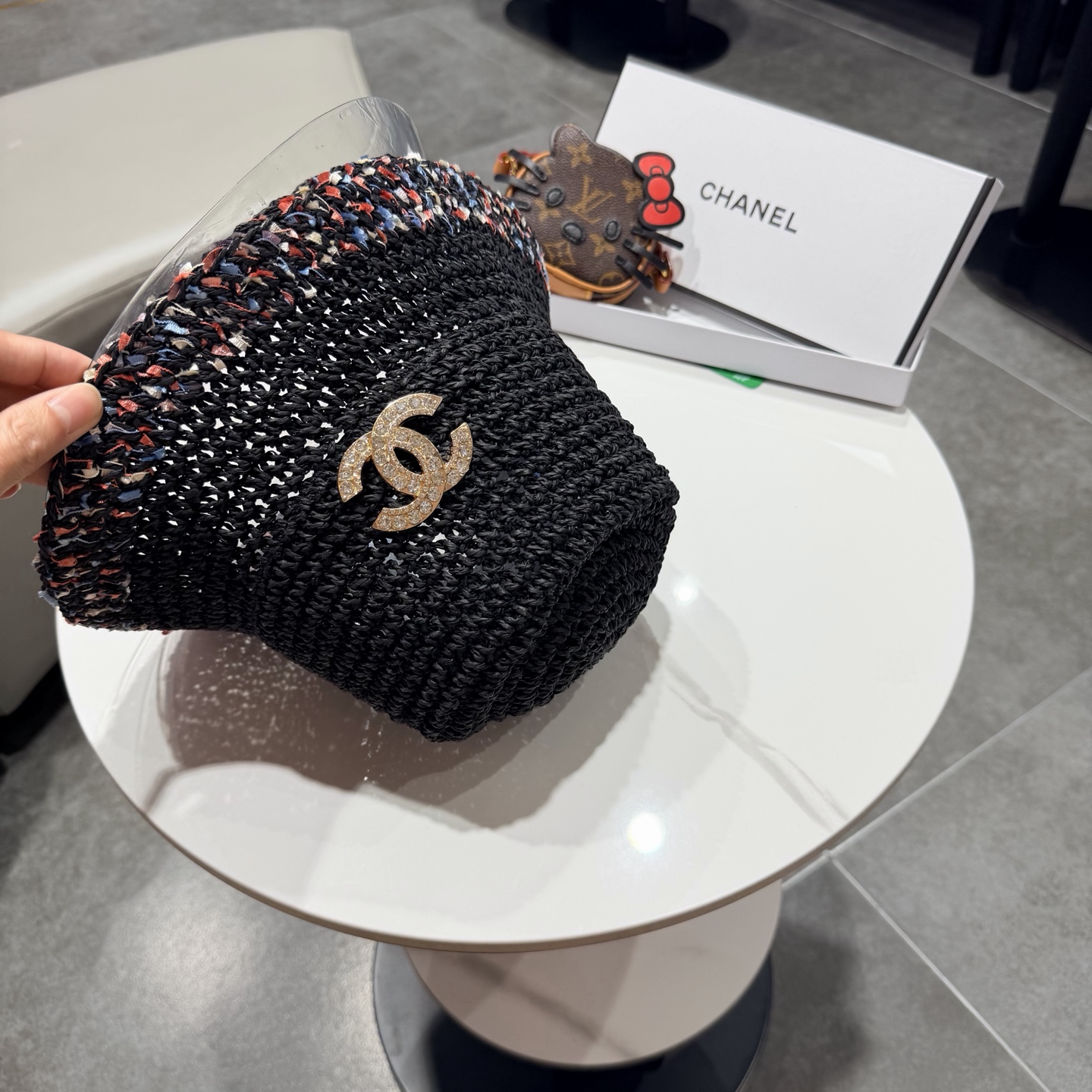 chanel香奈儿夏季镂空防晒帽遮阳帽手工编织彩虹海边度假风宽檐编织渔夫草帽女