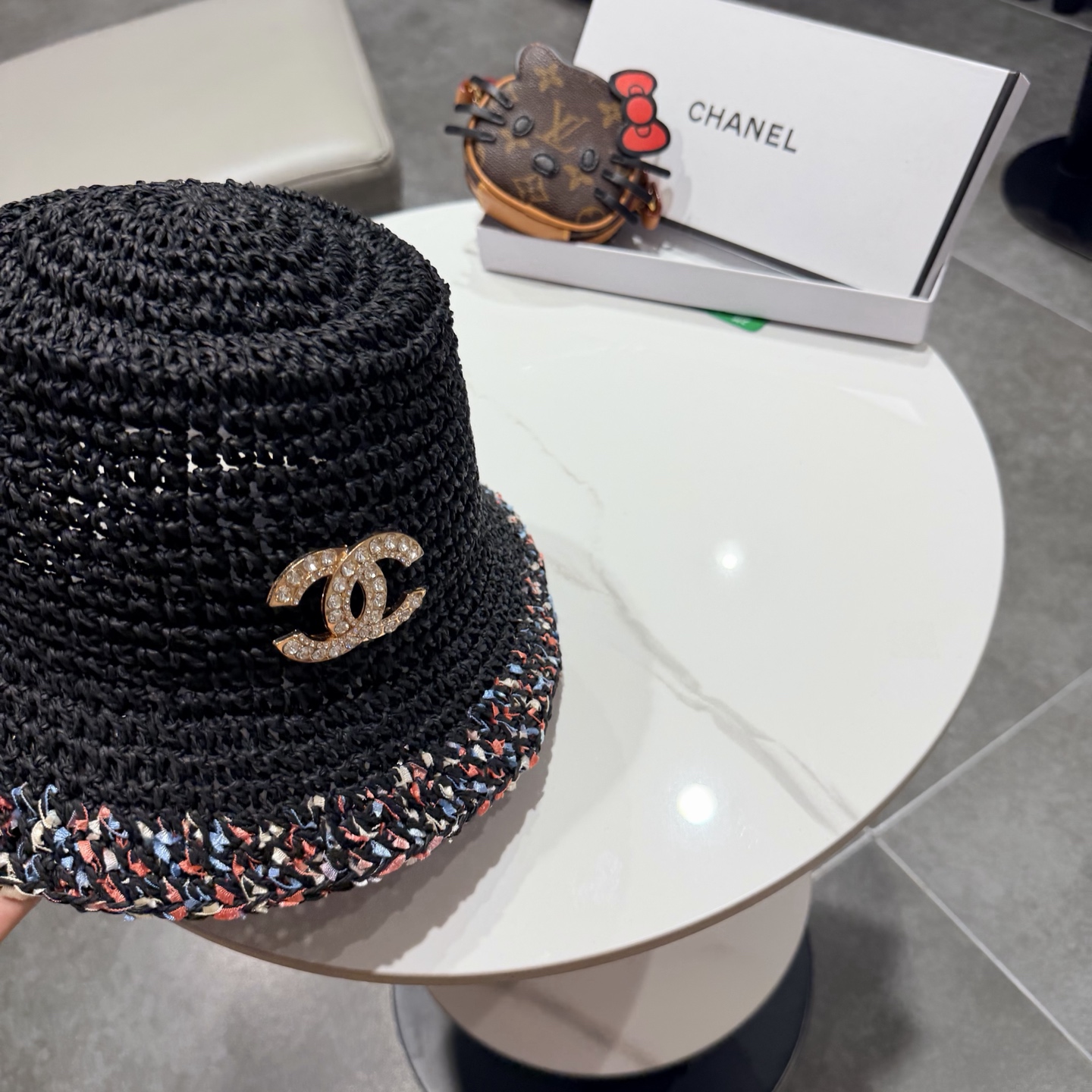 chanel香奈儿夏季镂空防晒帽遮阳帽手工编织彩虹海边度假风宽檐编织渔夫草帽女