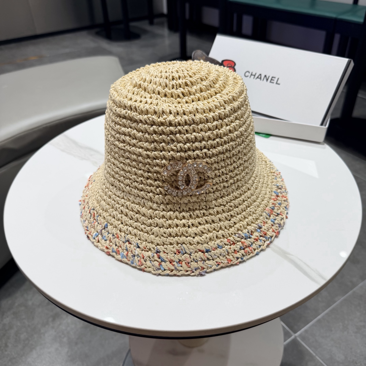 chanel香奈儿夏季镂空防晒帽遮阳帽手工编织彩虹海边度假风宽檐编织渔夫草帽女