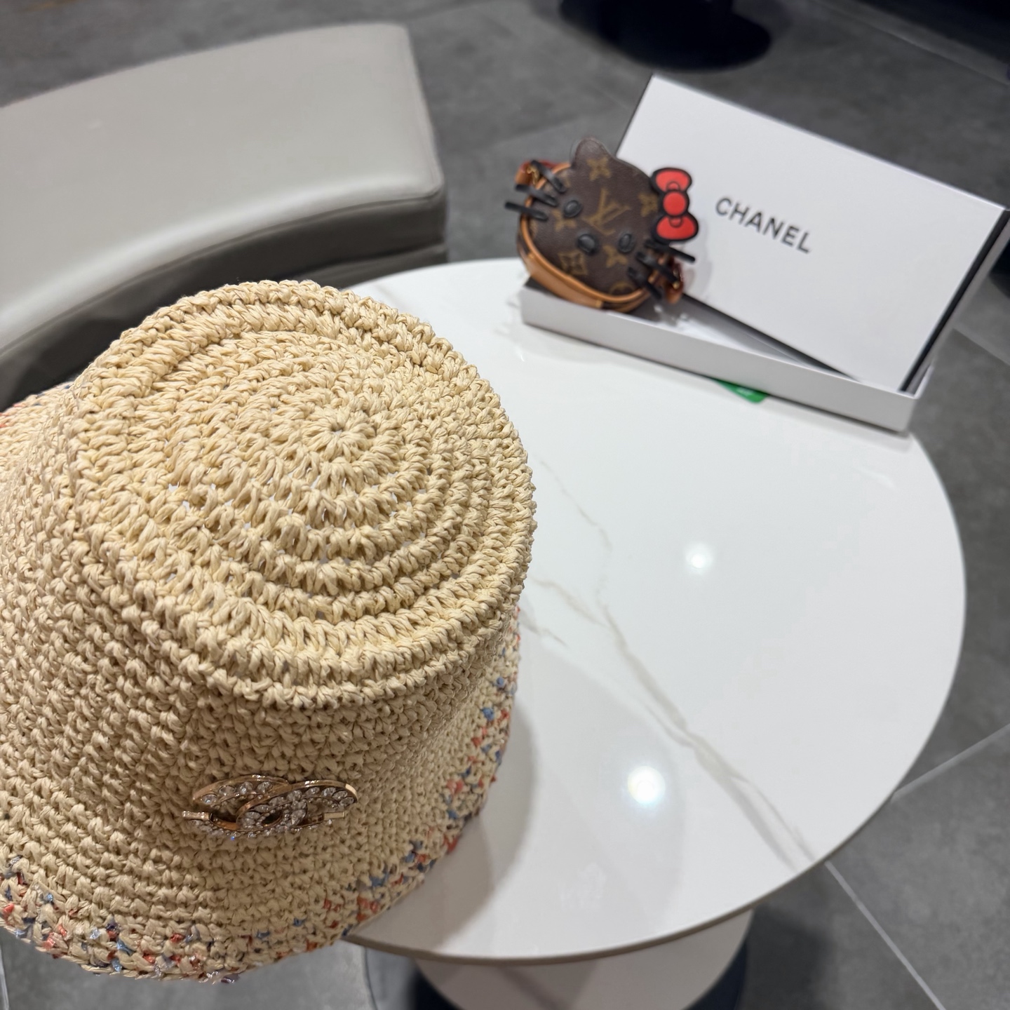 chanel香奈儿夏季镂空防晒帽遮阳帽手工编织彩虹海边度假风宽檐编织渔夫草帽女