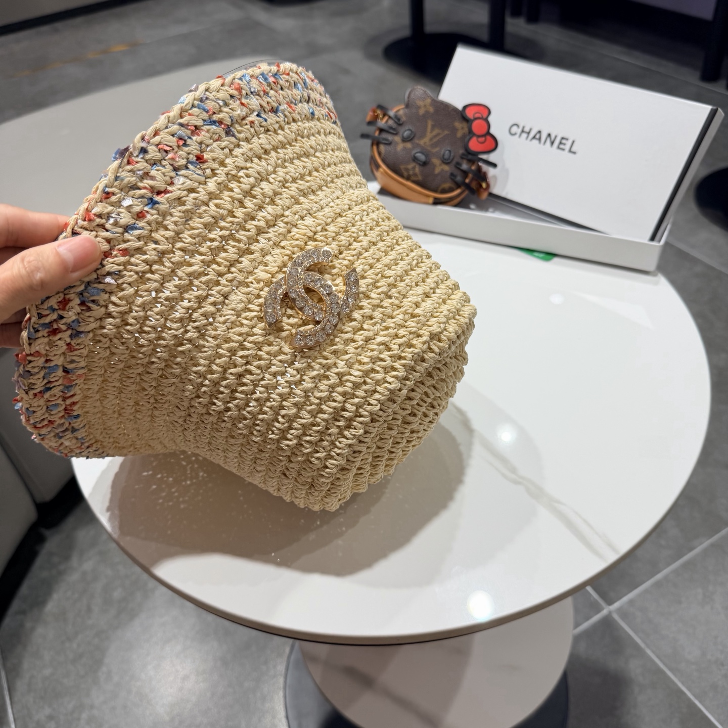 chanel香奈儿夏季镂空防晒帽遮阳帽手工编织彩虹海边度假风宽檐编织渔夫草帽女
