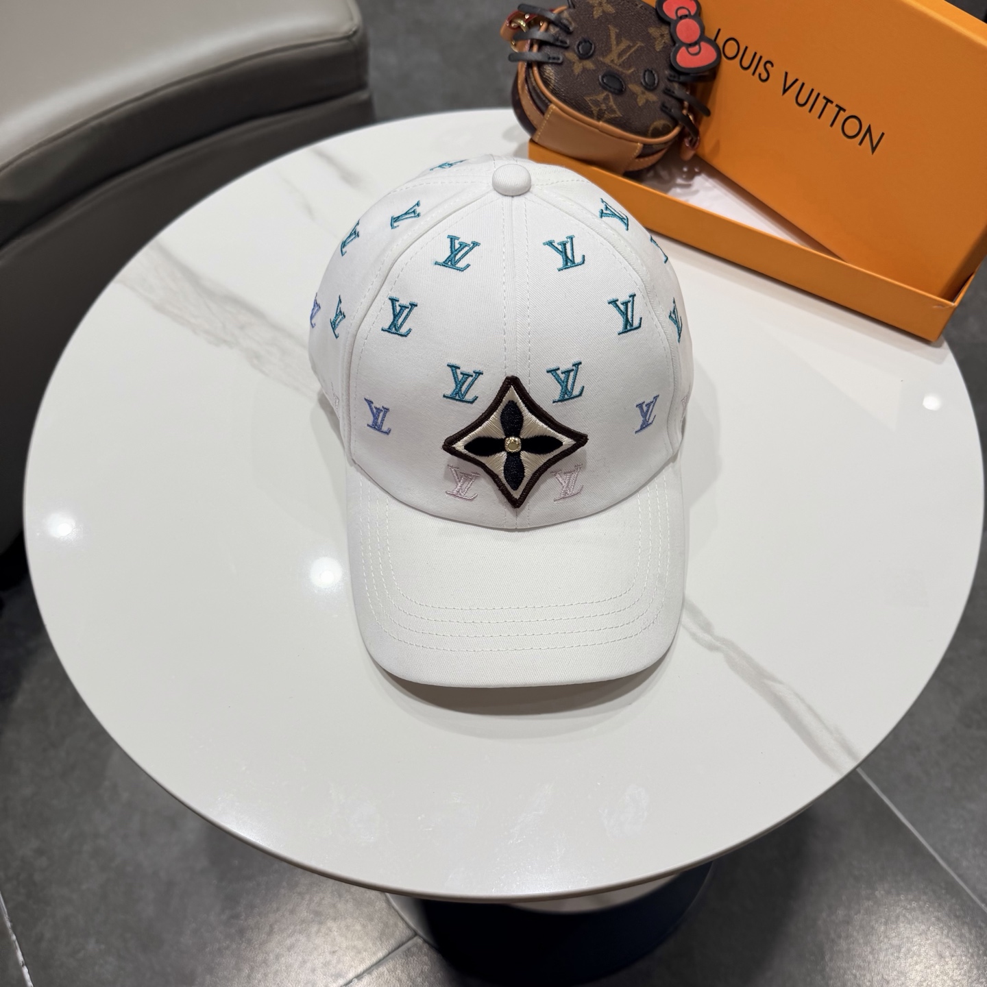 NO:764595,Louis Vuitton Baseball Cap LouisVuitton's new LV baseball cap, heavy industry to create a high-end atmosphere, versatile style for both men and women!  Running volume!  hat straw hat bucket hat baseball cap,hat,louis vuitton,louis vuitton,louis vuitton,espadrilles,hats19860909路易威登棒球帽 LouisVuitton新款LV棒球帽,重工打造高端大气,百搭款男女通用！跑量！帽子草帽渔夫帽棒球帽,帽子,louis vuitton,louis vuitton,louis vuitton,espadrilles,hats,hat