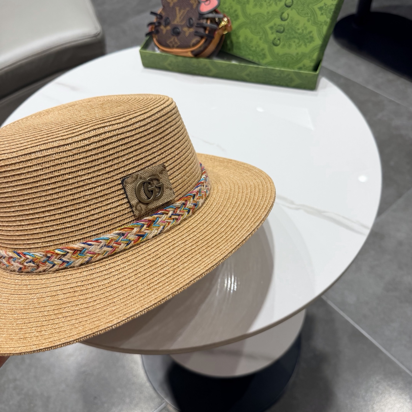 Gucci古奇新款蝴蝶结平顶草帽，时尚简约！