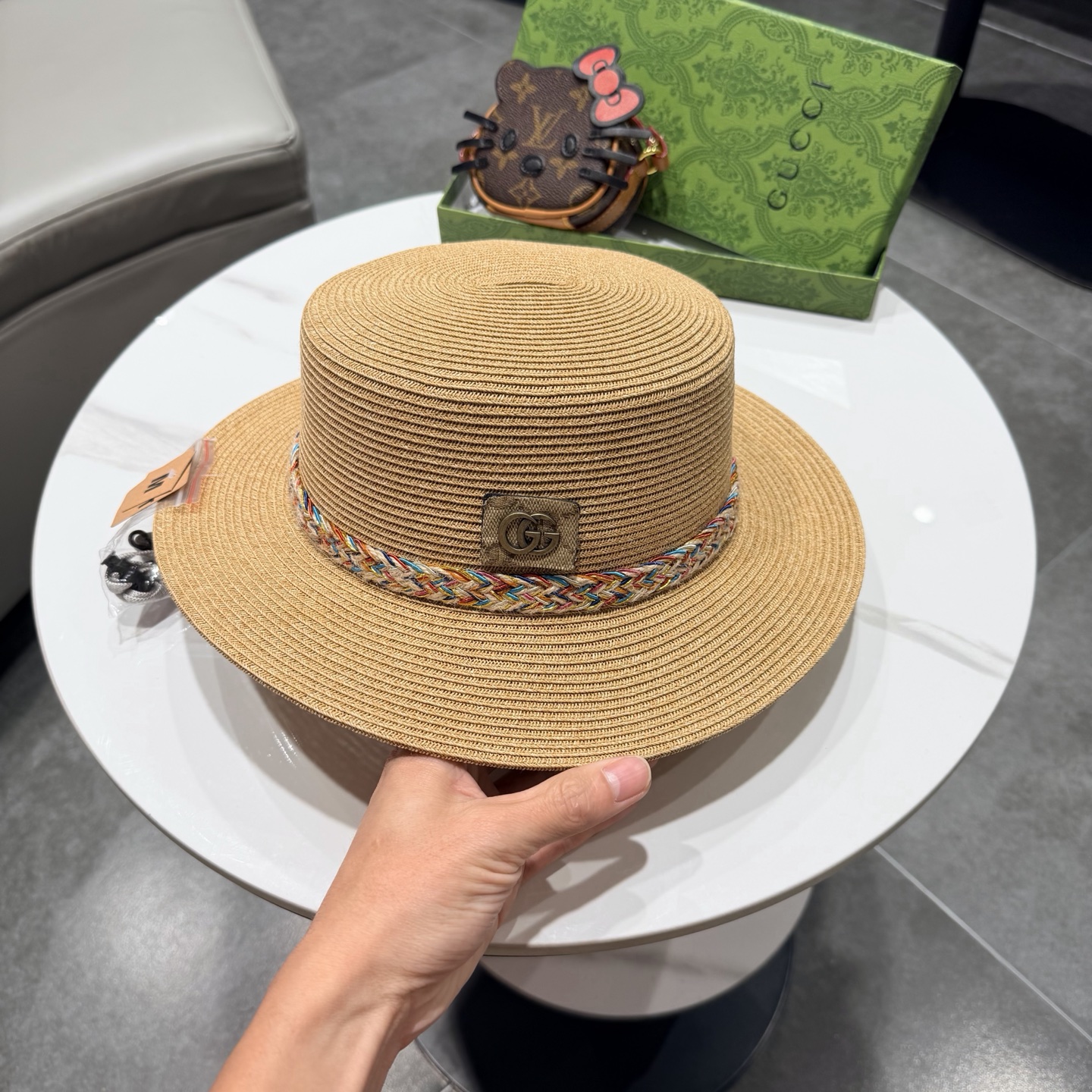 Gucci古奇新款蝴蝶结平顶草帽，时尚简约！