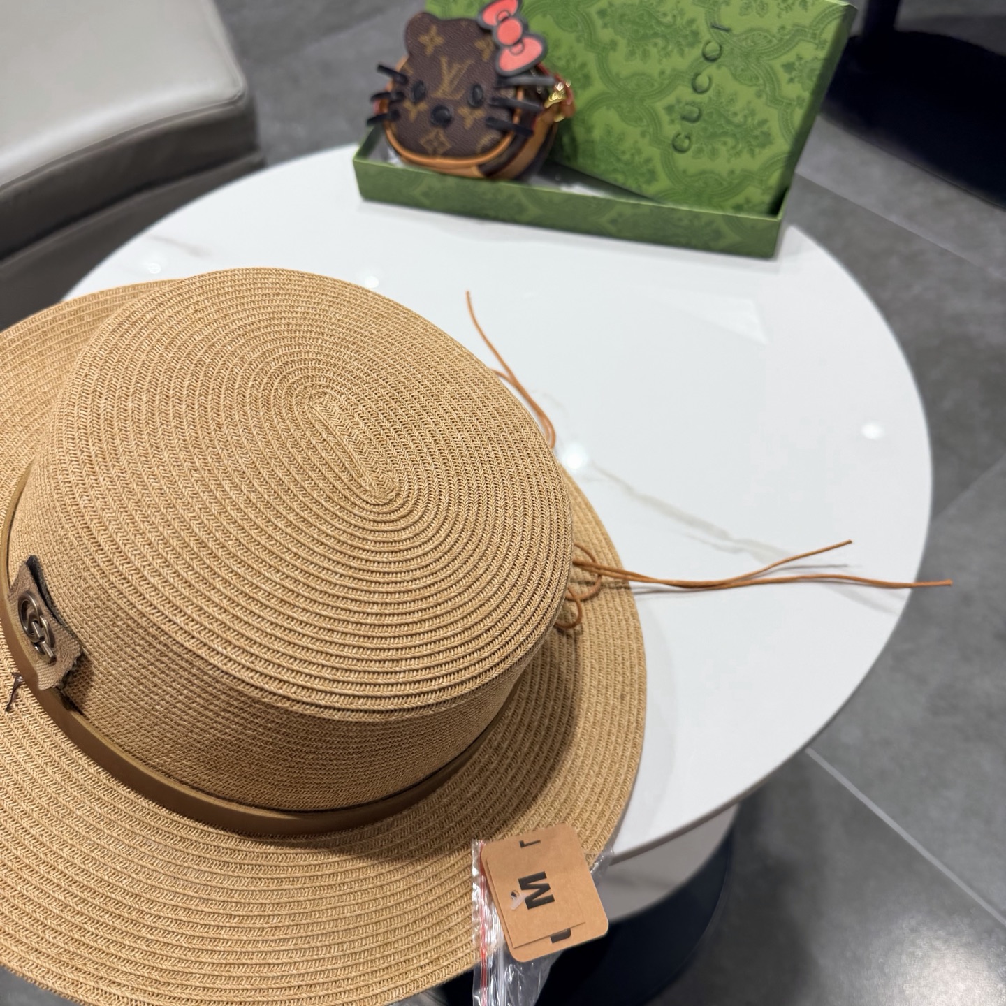 Gucci古奇新款蝴蝶结平顶草帽，时尚简约！