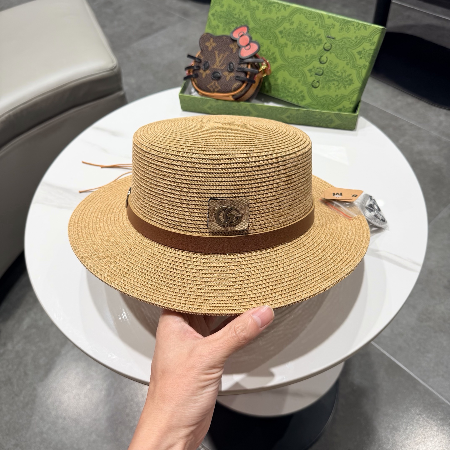 Gucci古奇新款蝴蝶结平顶草帽，时尚简约！