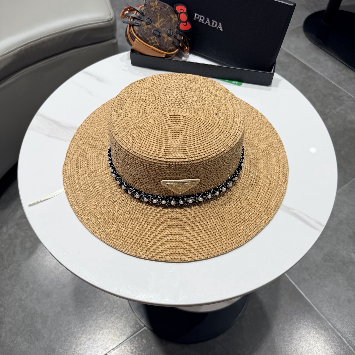 NO:764621,Prada new flat top hat, famous straw hat, head circumference 57cm hat straw hat fisherman hat baseball cap, hat, prada, espadrilles, hats19860909普拉达新款平顶礼帽,名草帽,头围57cm帽子草帽渔夫帽棒球帽,帽子,prada,espadrilles,hats,hat