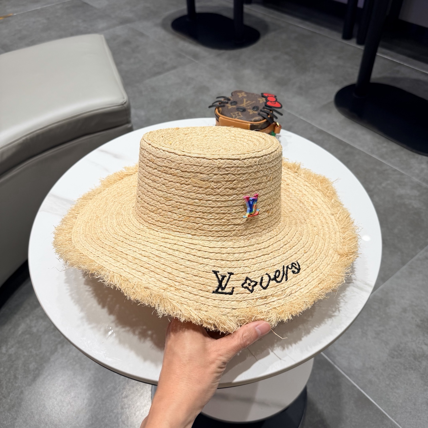 lv路易威登高品质天然拉菲草复古草帽女法式气质蝴蝶结遮阳草编盆帽时尚礼帽