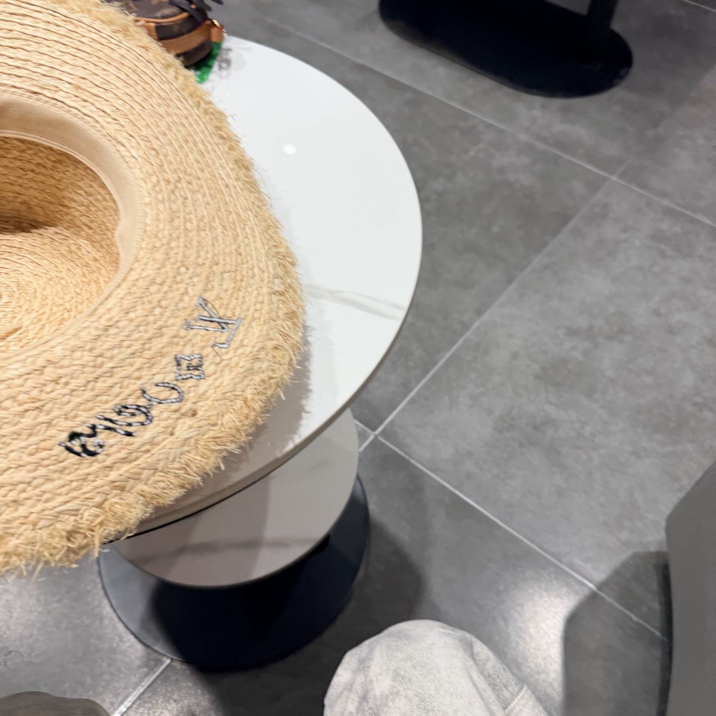 lv路易威登高品质天然拉菲草复古草帽女法式气质蝴蝶结遮阳草编盆帽时尚礼帽