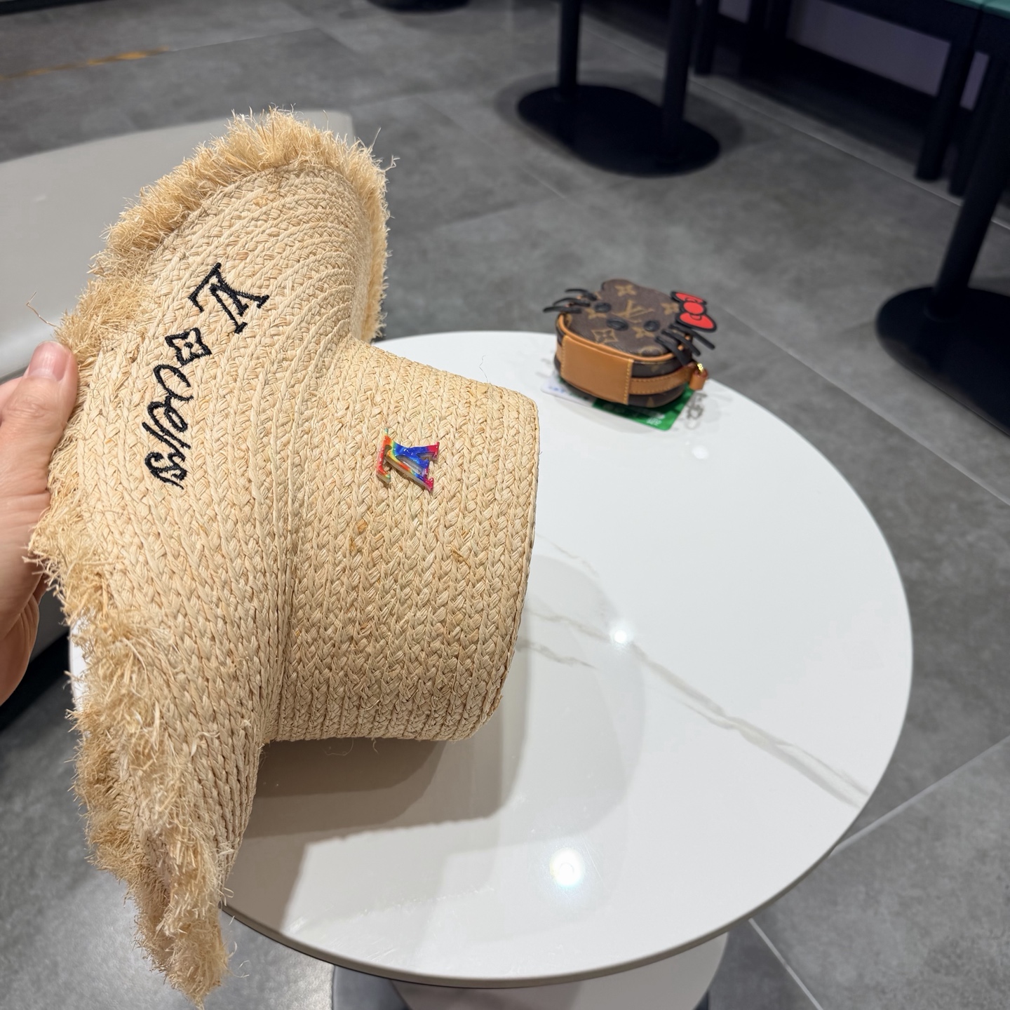 lv路易威登高品质天然拉菲草复古草帽女法式气质蝴蝶结遮阳草编盆帽时尚礼帽