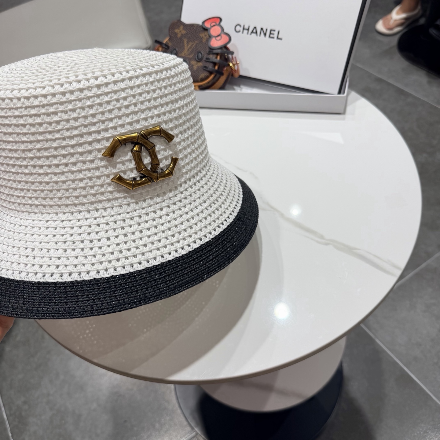 CHANEL香奈儿2026新款水桶盆帽草帽  夏天海边首选～新款材质编织而成～质感满分💯