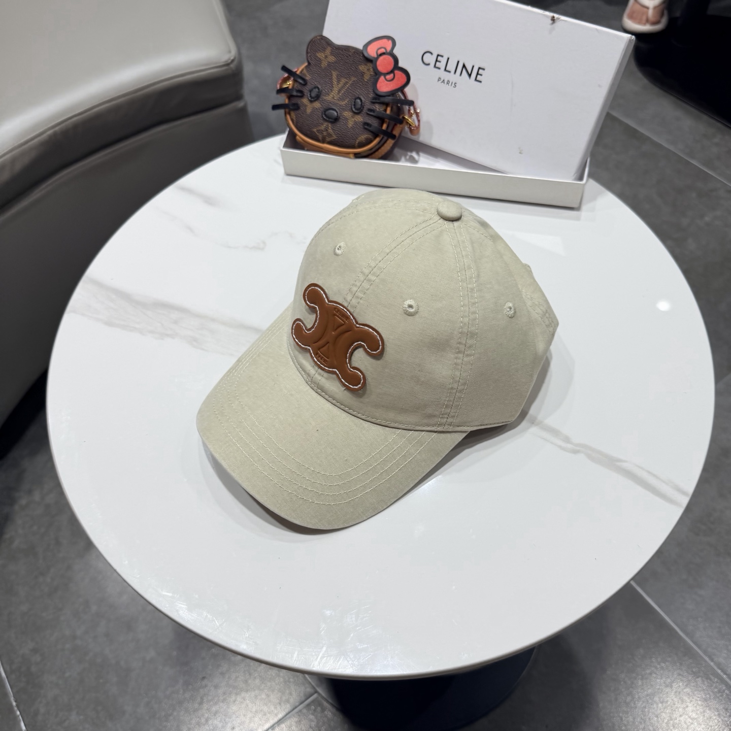 【CELINE赛琳】新款经典休闲潮流款 棒球帽日韩风格，随便搭配都超好看！出门旅游，绝对要入手的一款