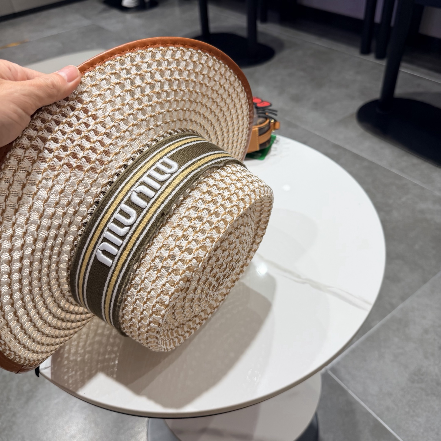 miumiu缪缪 2026新款平顶草帽  夏天海边首选～新款材质编织而成～质感满分💯