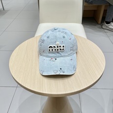 miumiu缪缪专柜帆布棒球帽 一比一开模定制,头围57cm男女通用miumiu新款棒球帽当下爆,街头感 miumiu缪缪专柜帆布棒球帽 一比一开模定制,头围57cm男女通用miumiu新款棒球帽当下爆,街头感