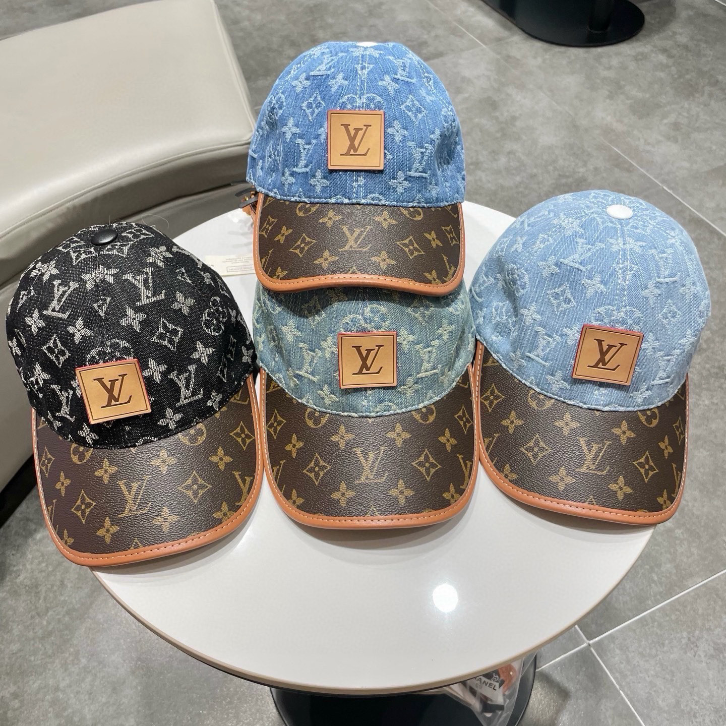 LV(路易威登)新款原单棒球帽，老花拼接，1:1开模订制，原版牛仔布料+专柜老花皮，做工细致完美，质量超