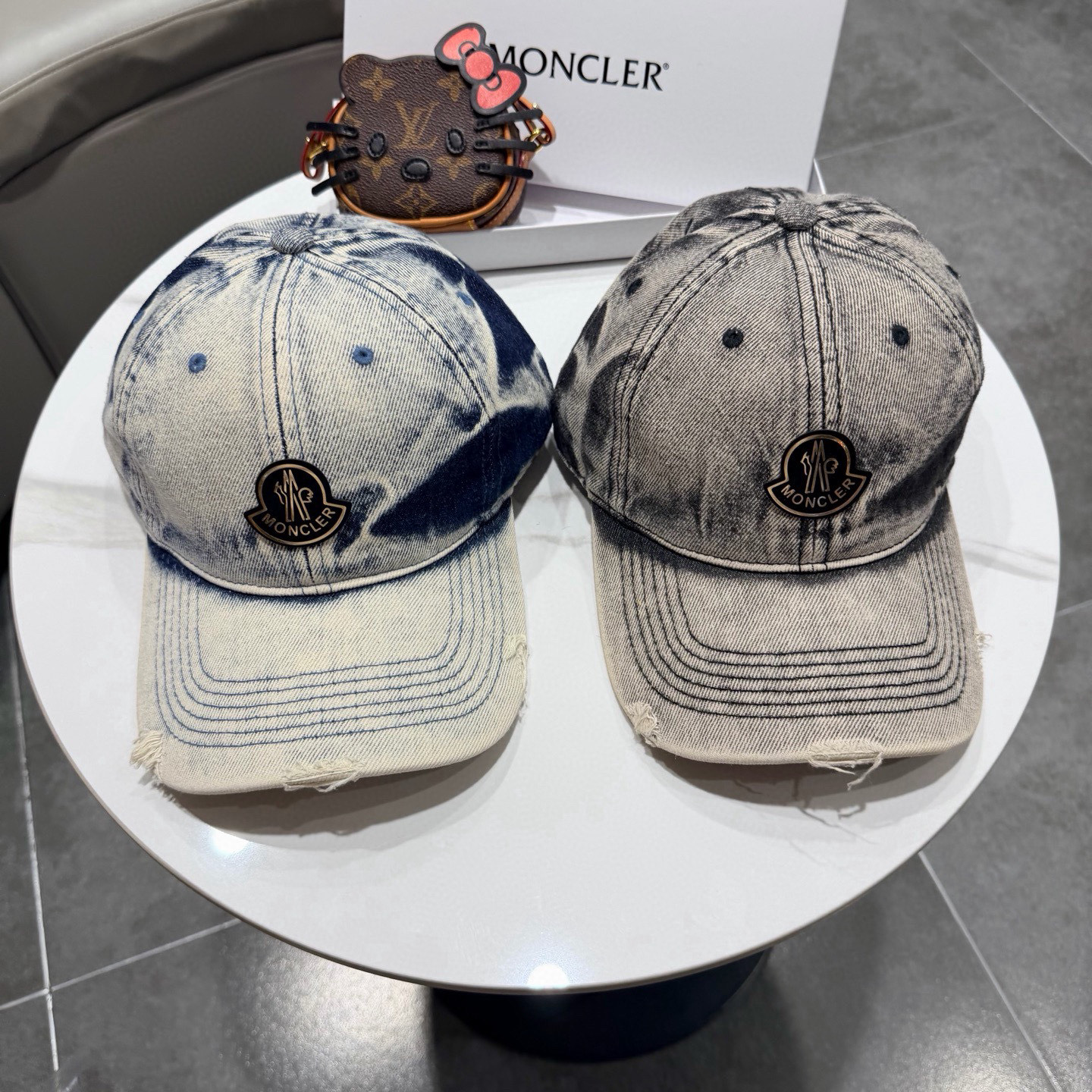 蒙口 新款系列棒球帽非常适合现在的一款帽子 穿搭必备ya～复古时尚 自留。。。