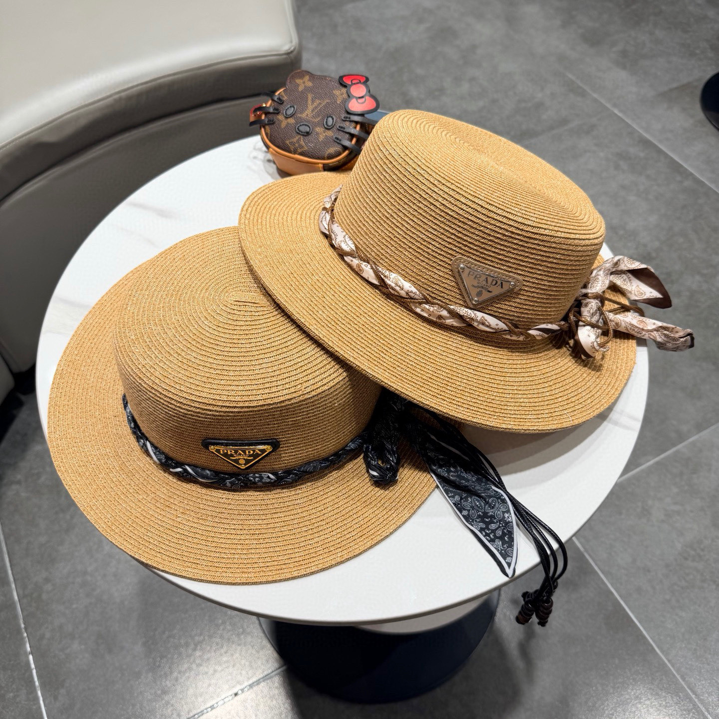 普拉达新款平顶礼帽，草帽，头围57cm