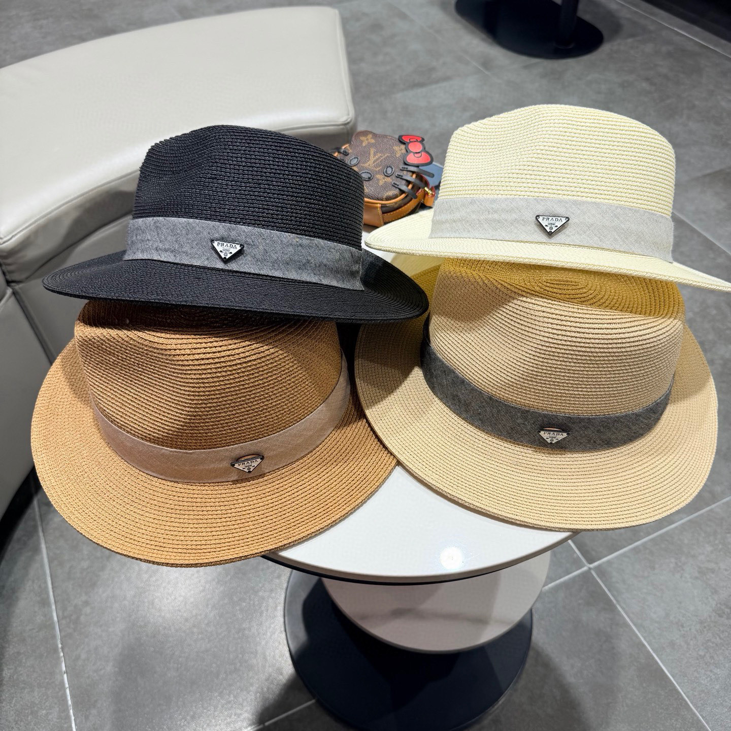 普拉达新款小礼帽，男女同款草帽，头围57cm