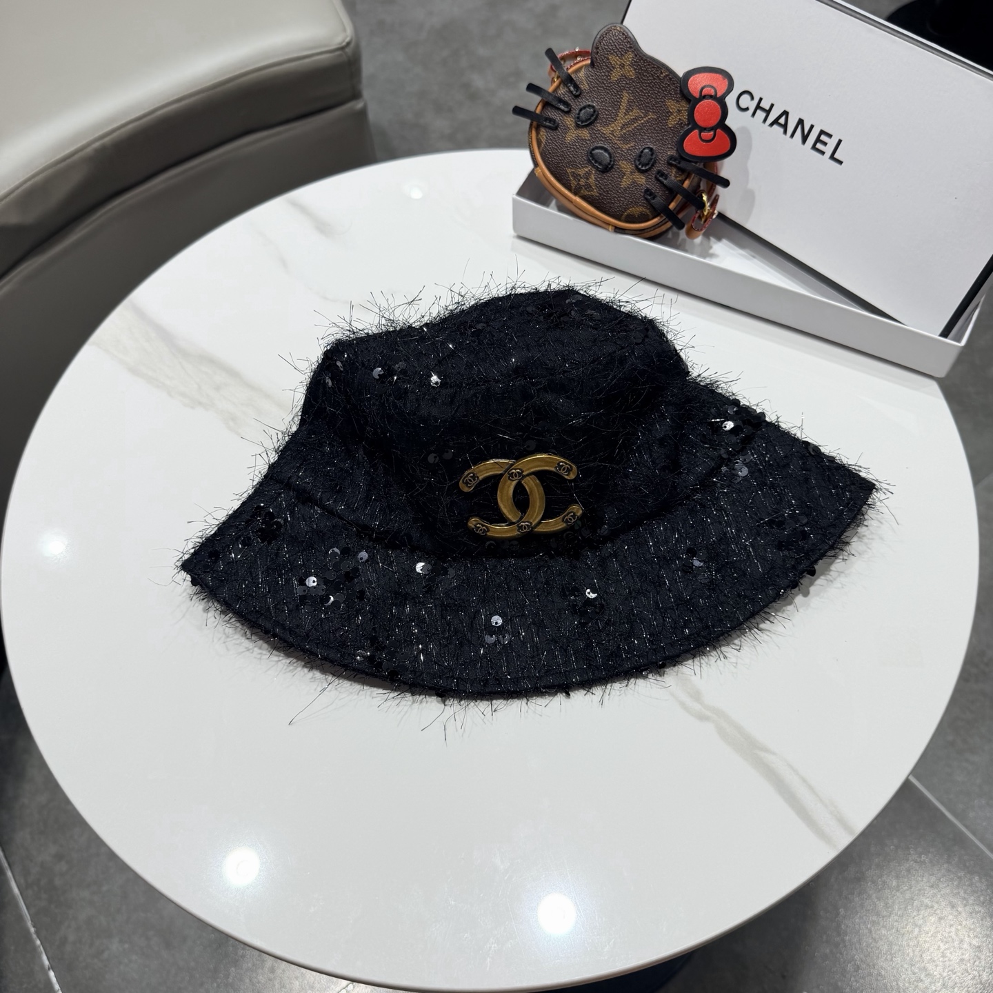 Chanel香奈儿新款遮阳渔夫帽，加强紫外线！