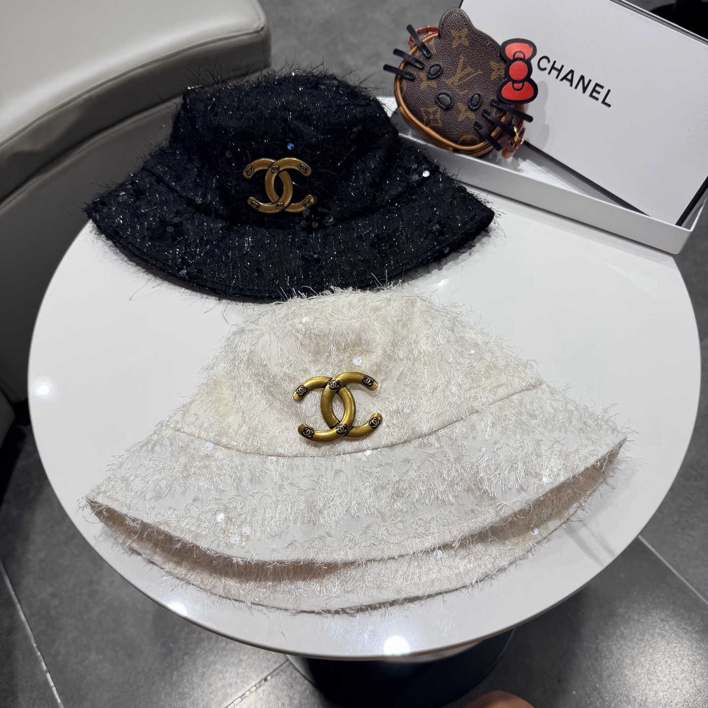 Chanel香奈儿新款遮阳渔夫帽，加强紫外线！