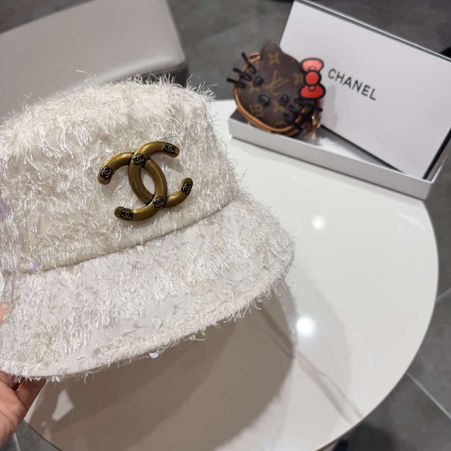 Chanel香奈儿新款遮阳渔夫帽，加强紫外线！