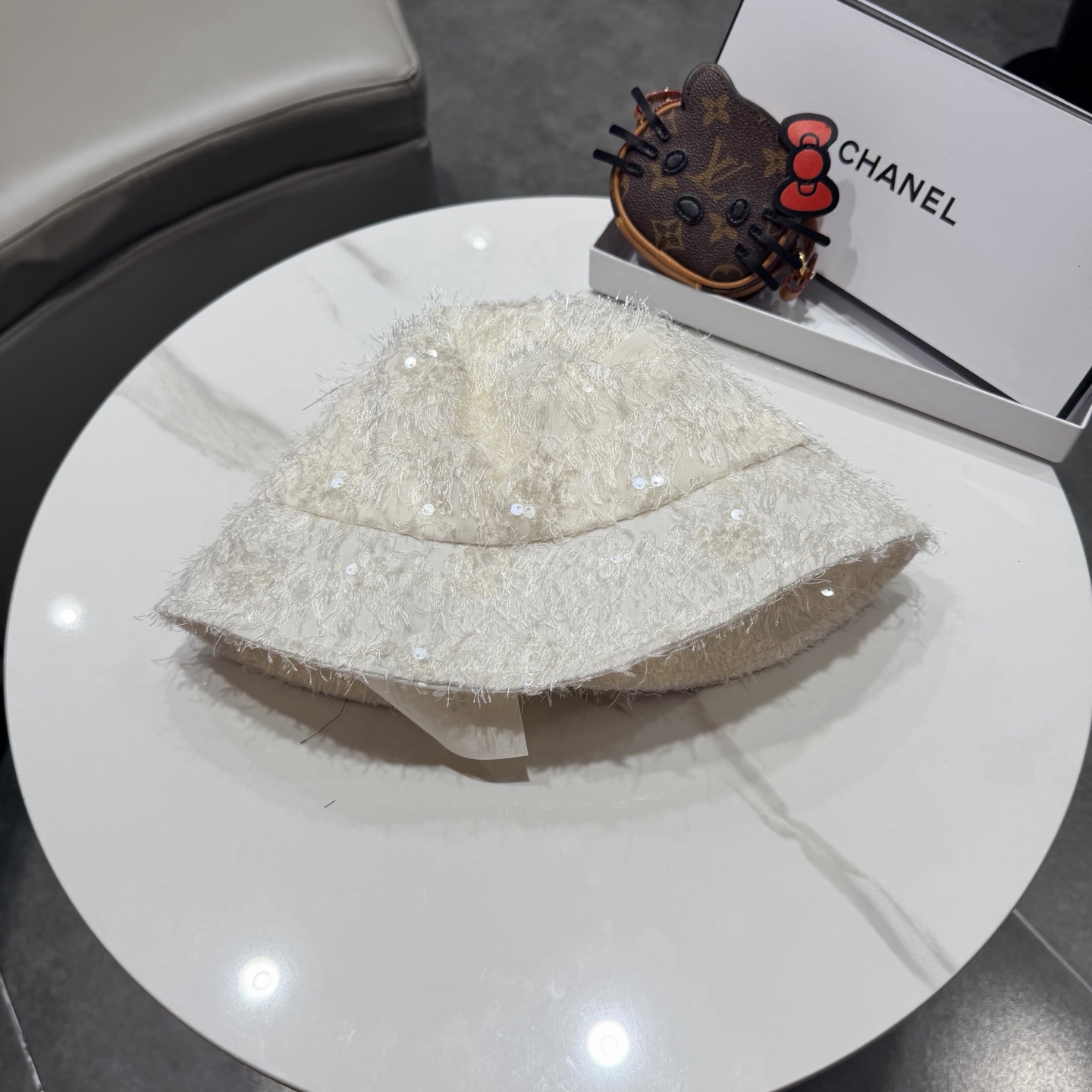 Chanel香奈儿新款遮阳渔夫帽，加强紫外线！