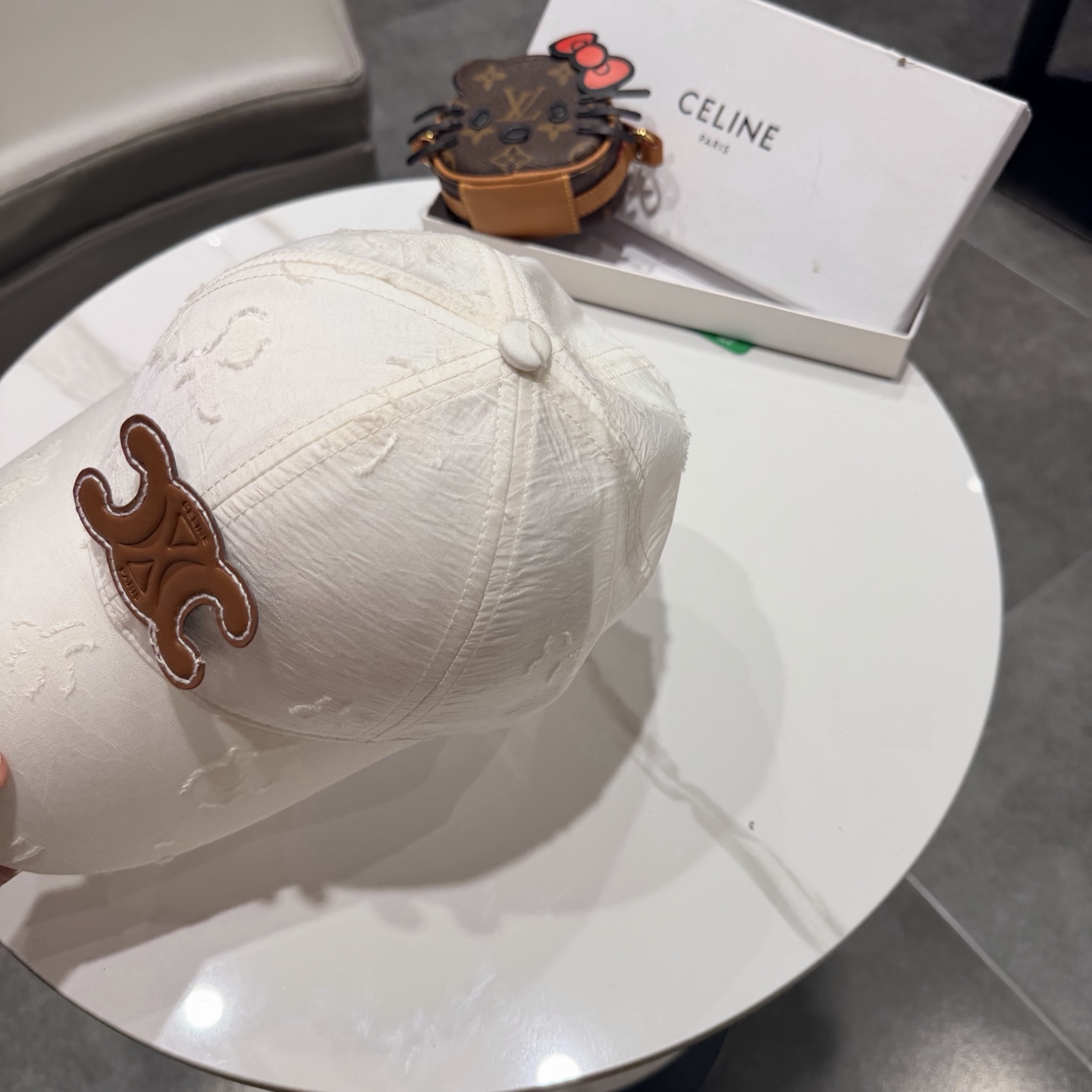 【CELINE赛琳】新款经典休闲潮流款 棒球帽日韩风格，随便搭配都超好看！出门旅游，绝对要入手的一款