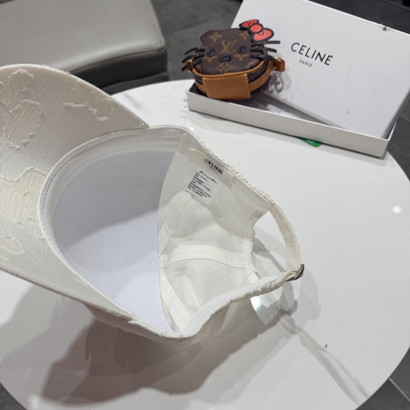 【CELINE赛琳】新款经典休闲潮流款 棒球帽日韩风格，随便搭配都超好看！出门旅游，绝对要入手的一款