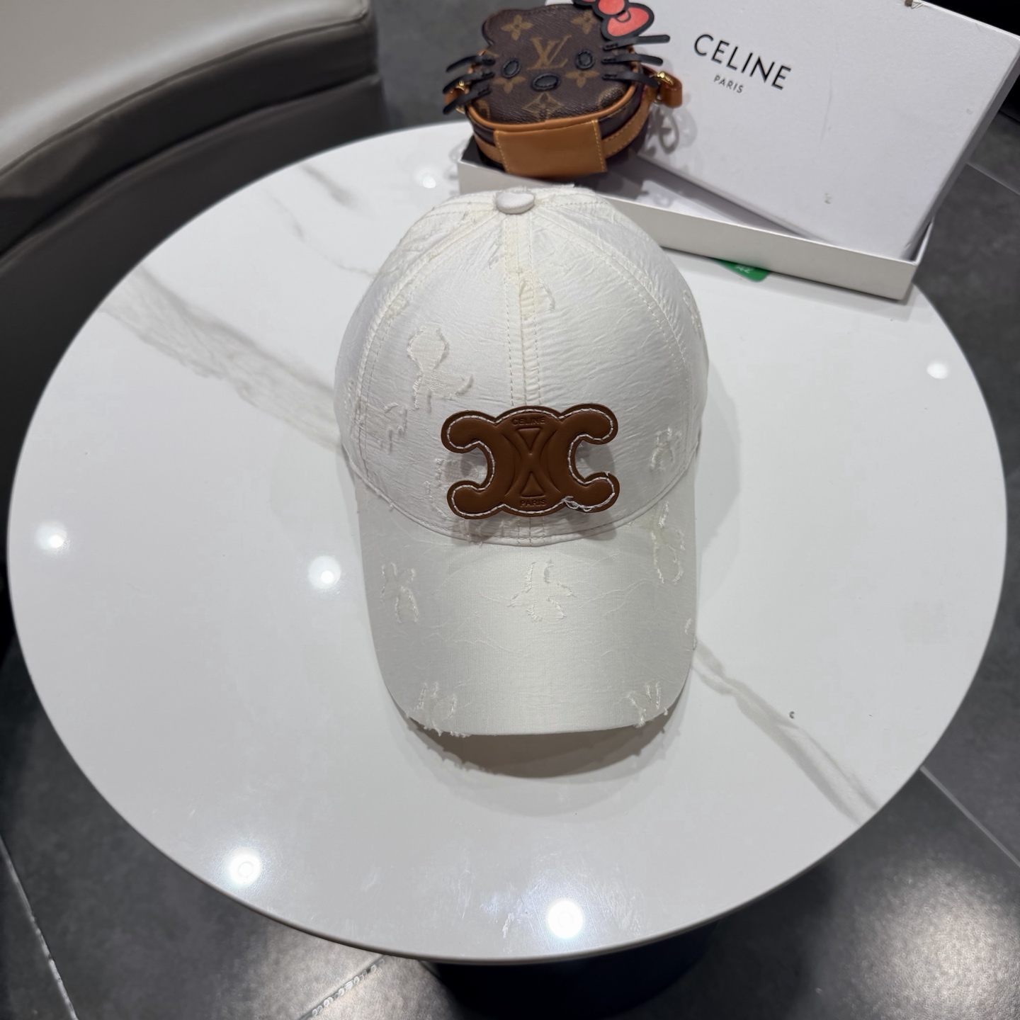 【CELINE赛琳】新款经典休闲潮流款 棒球帽日韩风格，随便搭配都超好看！出门旅游，绝对要入手的一款