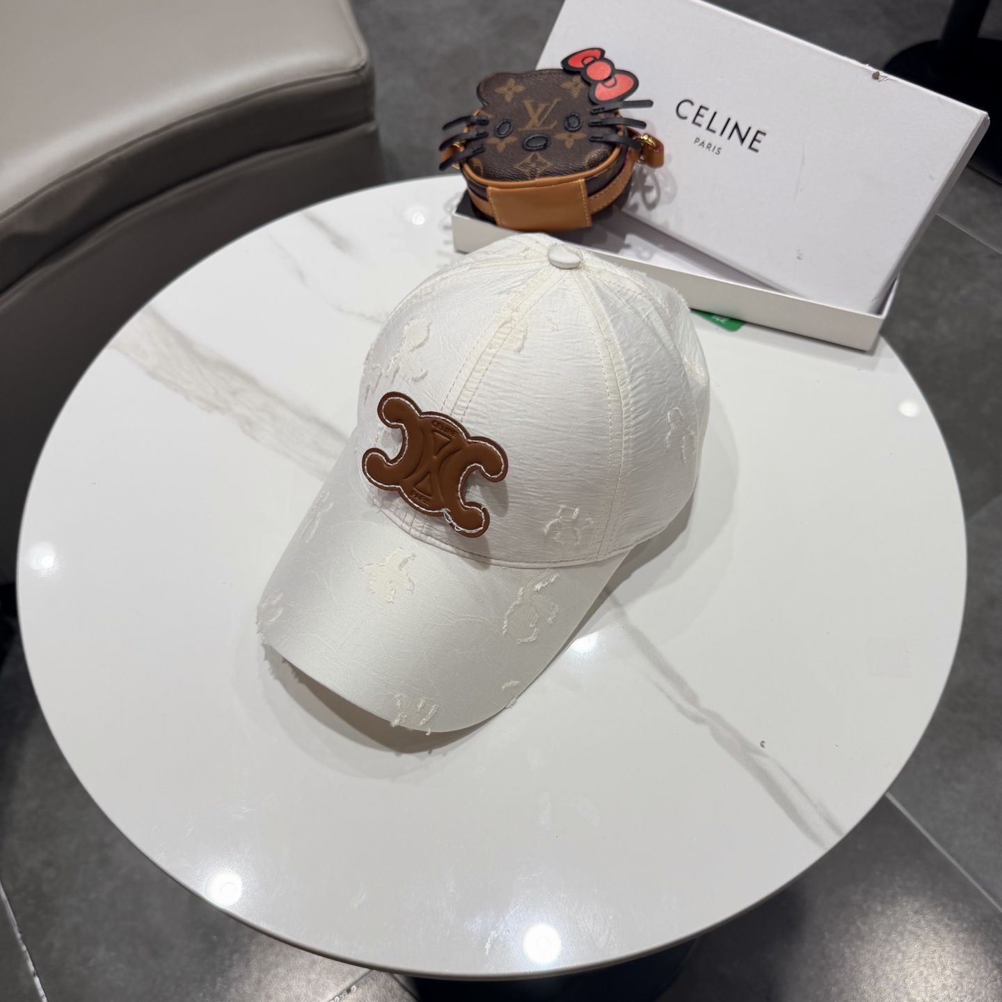【CELINE赛琳】新款经典休闲潮流款 棒球帽日韩风格，随便搭配都超好看！出门旅游，绝对要入手的一款