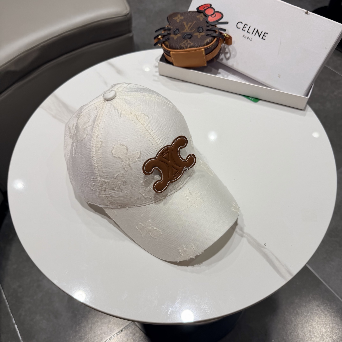 【CELINE赛琳】新款经典休闲潮流款 棒球帽日韩风格，随便搭配都超好看！出门旅游，绝对要入手的一款