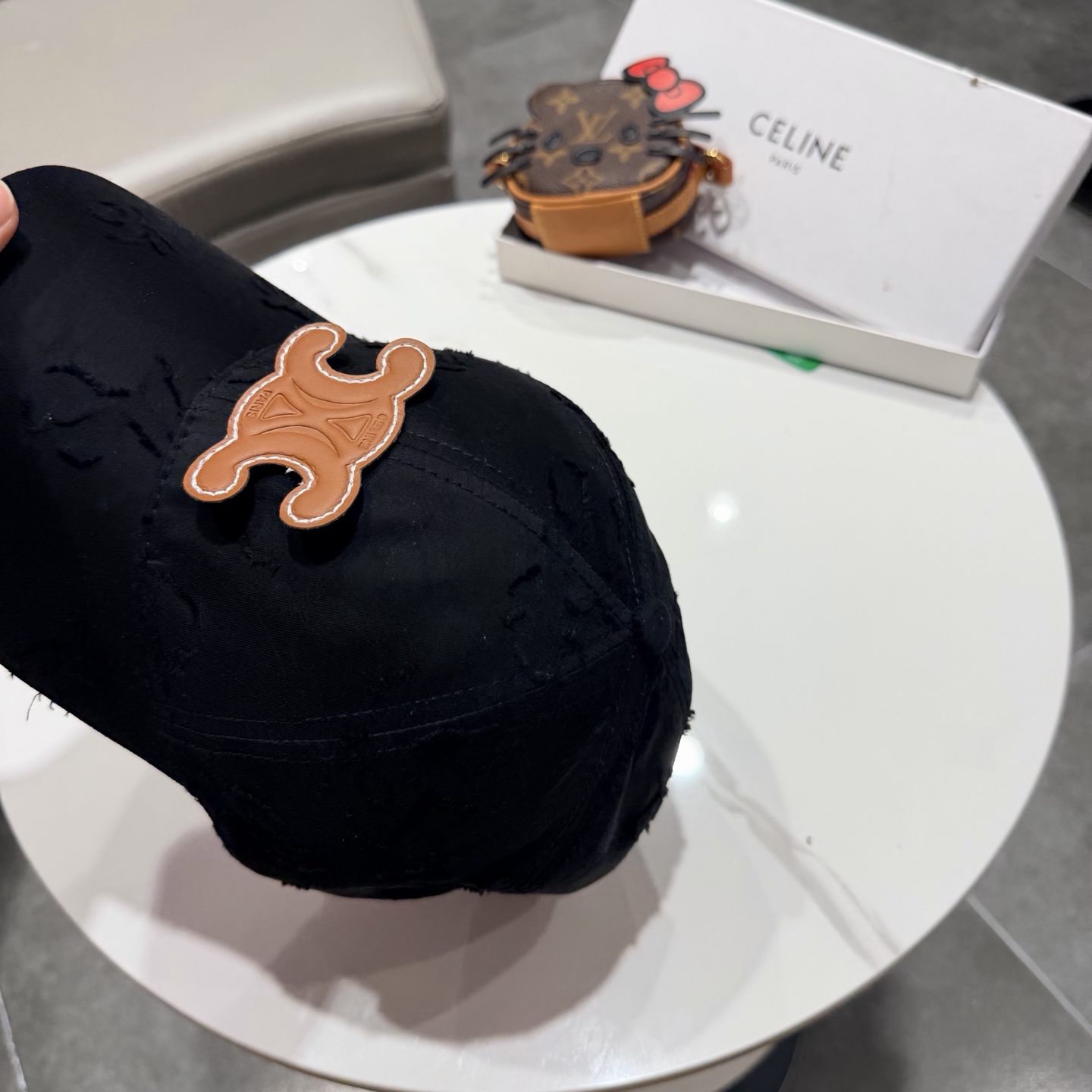 【CELINE赛琳】新款经典休闲潮流款 棒球帽日韩风格，随便搭配都超好看！出门旅游，绝对要入手的一款