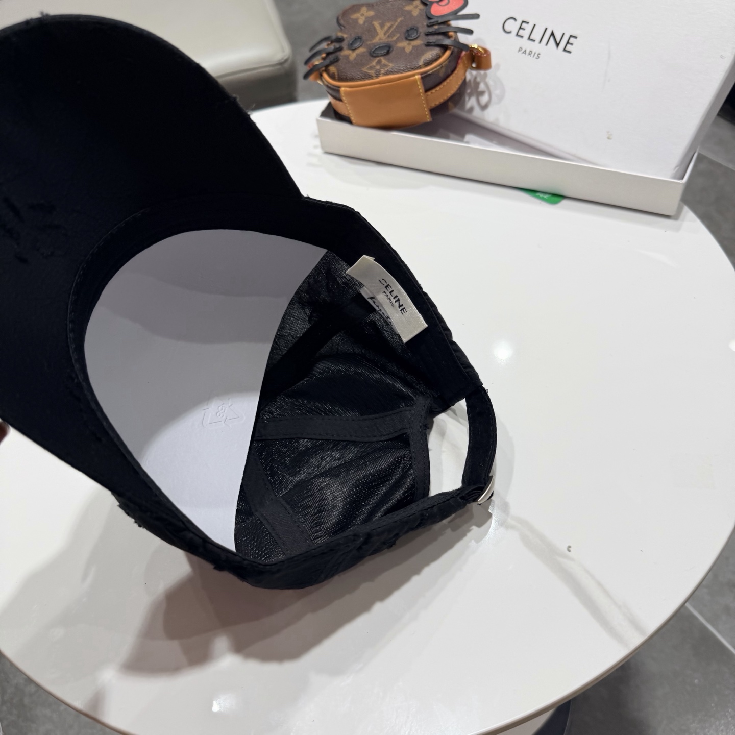 【CELINE赛琳】新款经典休闲潮流款 棒球帽日韩风格，随便搭配都超好看！出门旅游，绝对要入手的一款