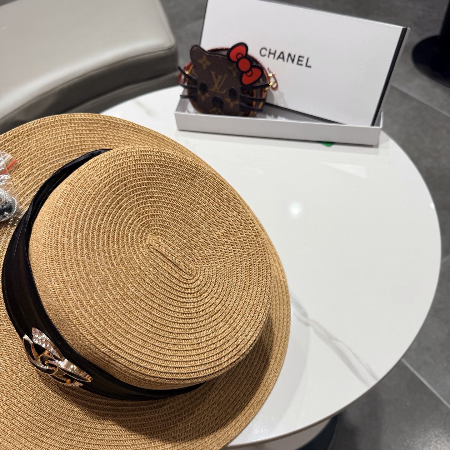 Chanel香奈儿新款名媛风平顶草帽，夏季百搭！