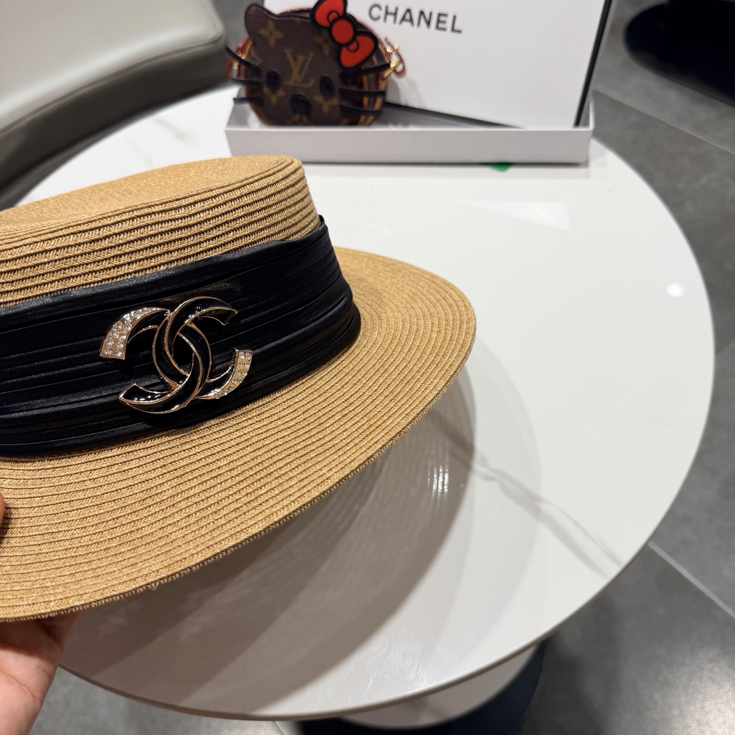 Chanel香奈儿新款名媛风平顶草帽，夏季百搭！