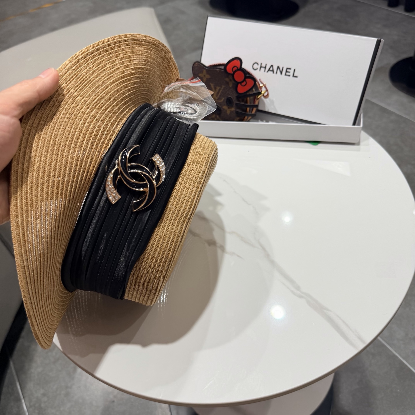 Chanel香奈儿新款名媛风平顶草帽，夏季百搭！