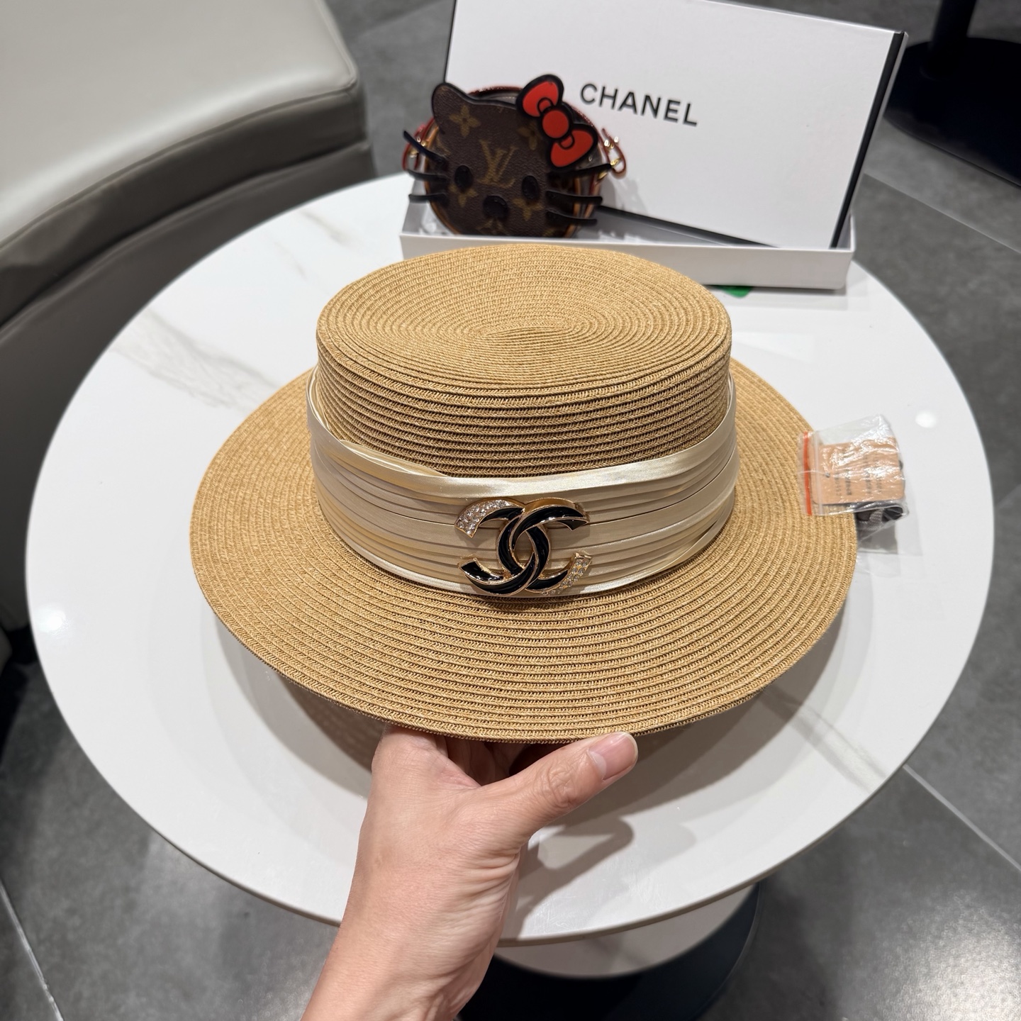 Chanel香奈儿新款名媛风平顶草帽，夏季百搭！