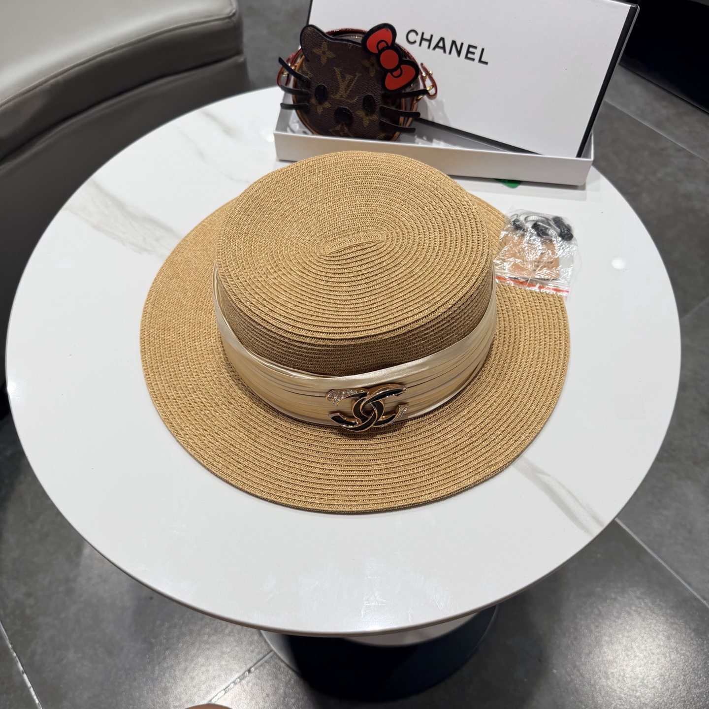 Chanel香奈儿新款名媛风平顶草帽，夏季百搭！