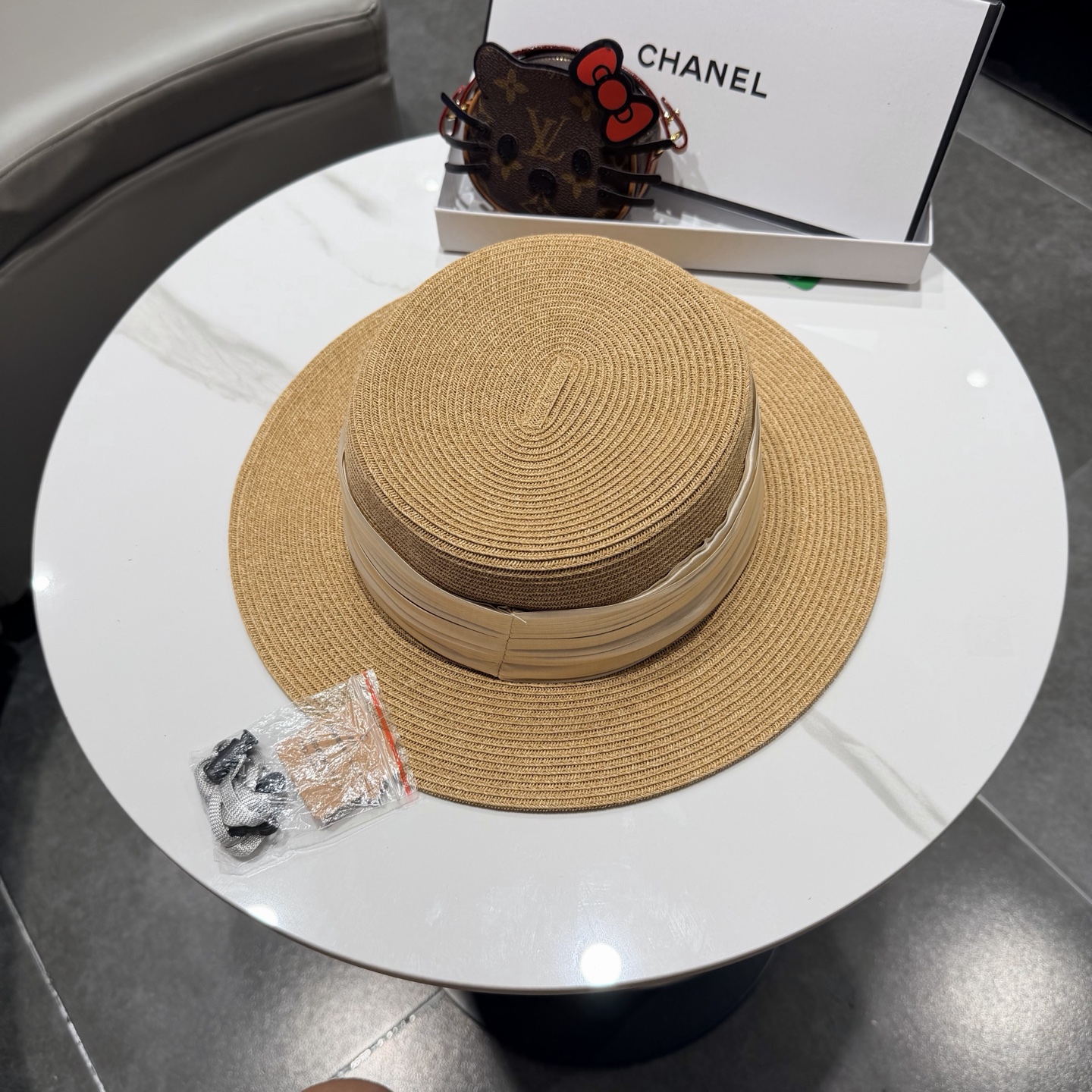 Chanel香奈儿新款名媛风平顶草帽，夏季百搭！