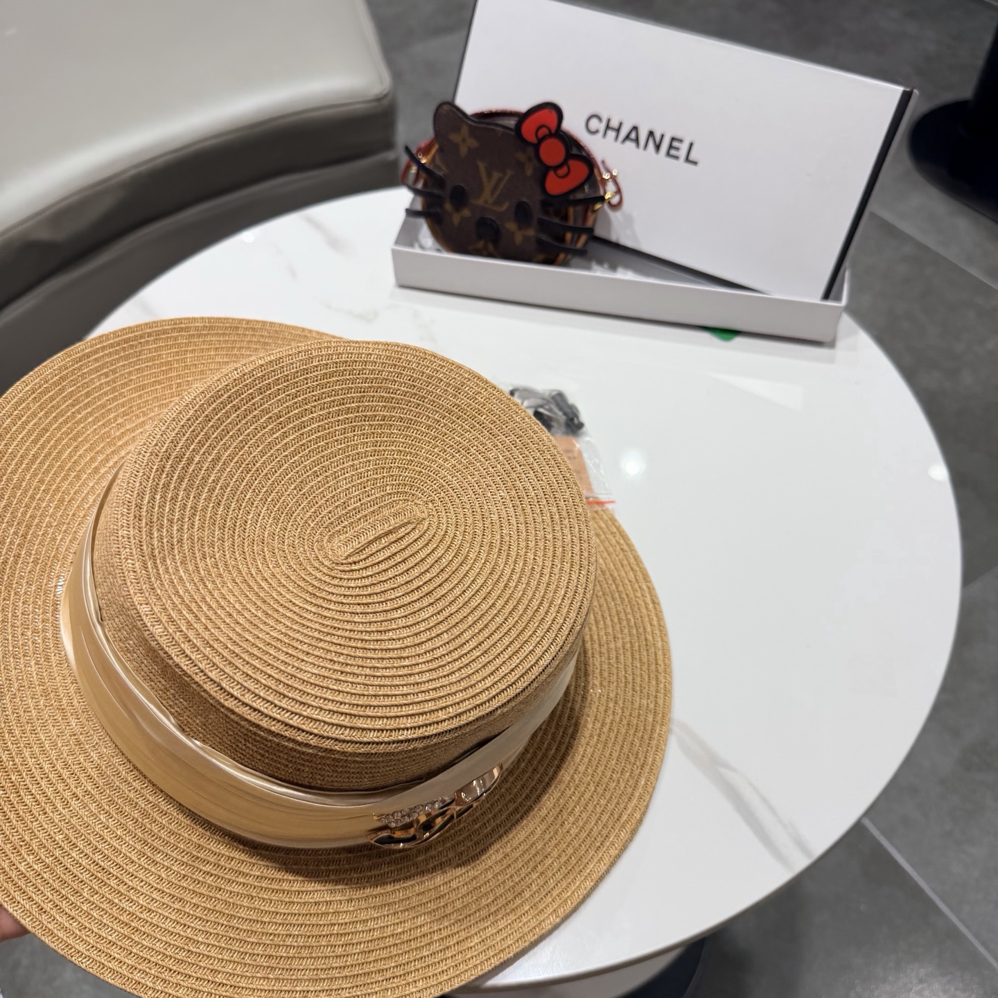 Chanel香奈儿新款名媛风平顶草帽，夏季百搭！