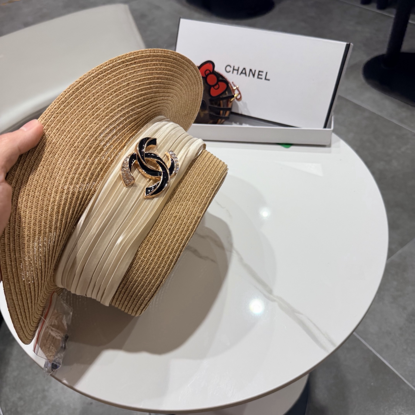 Chanel香奈儿新款名媛风平顶草帽，夏季百搭！