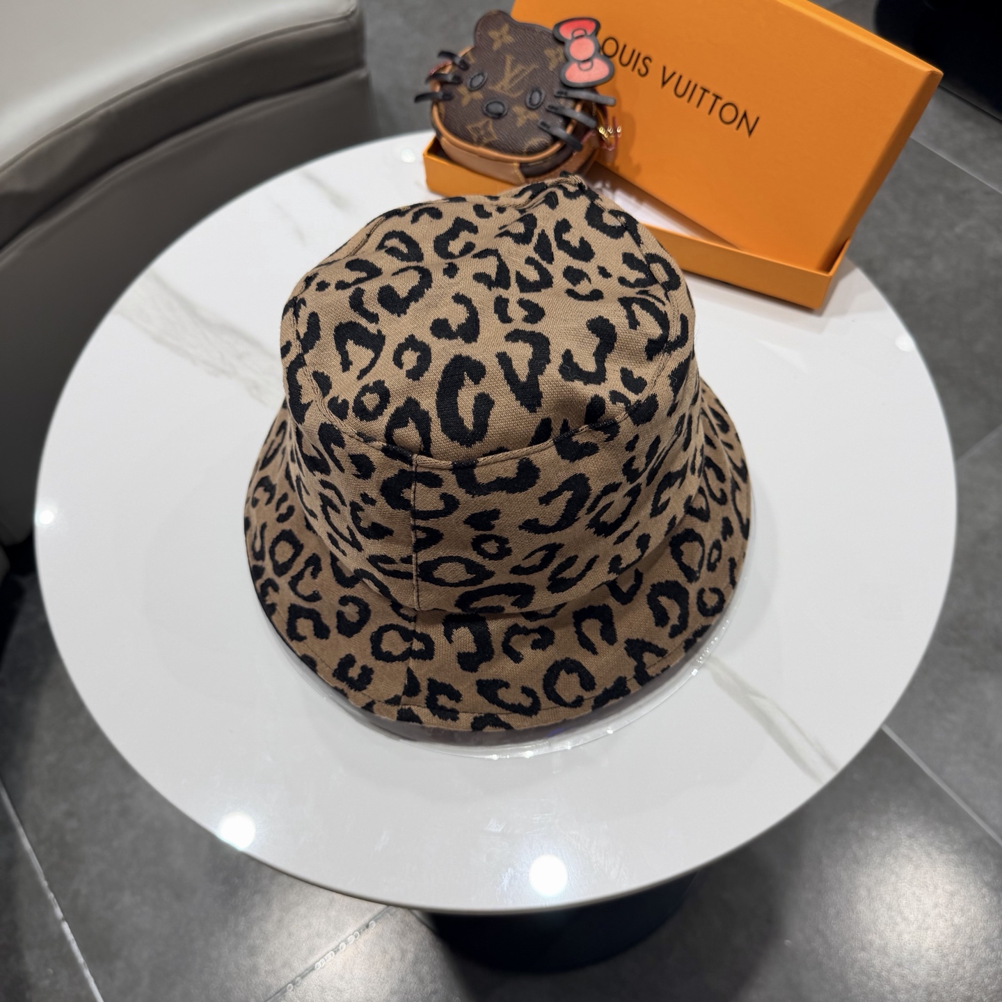 🧢路易威登渔夫帽 LouisVuitton😍新款LV棒球帽，重工打造♥️高端大气，百搭款🤗男女通用！跑量