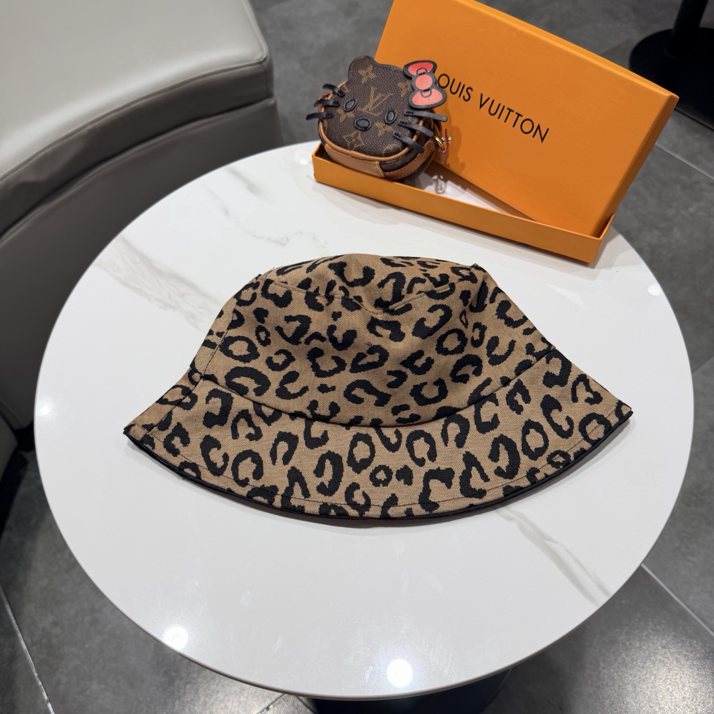 🧢路易威登渔夫帽 LouisVuitton😍新款LV棒球帽，重工打造♥️高端大气，百搭款🤗男女通用！跑量