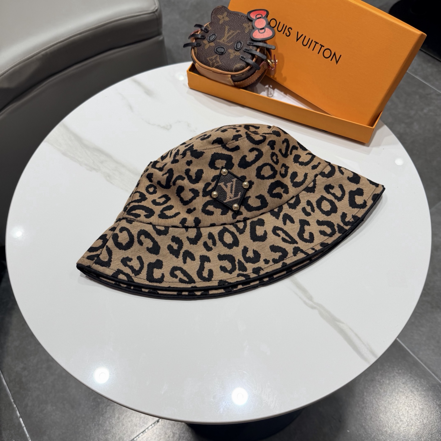 🧢路易威登渔夫帽 LouisVuitton😍新款LV棒球帽，重工打造♥️高端大气，百搭款🤗男女通用！跑量